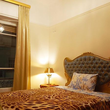 Iris Baroque Apartment Elefszína Kültér fotó