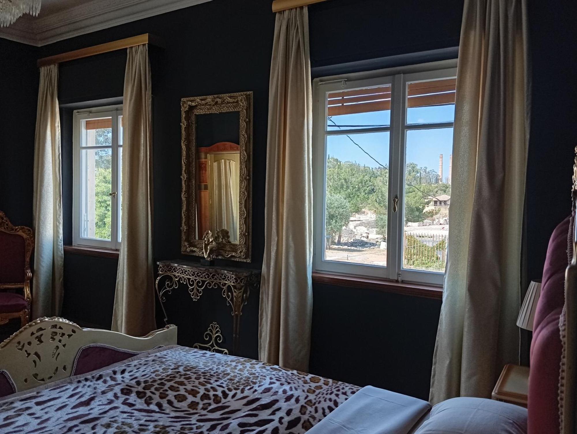 Iris Baroque Apartment Elefszína Kültér fotó