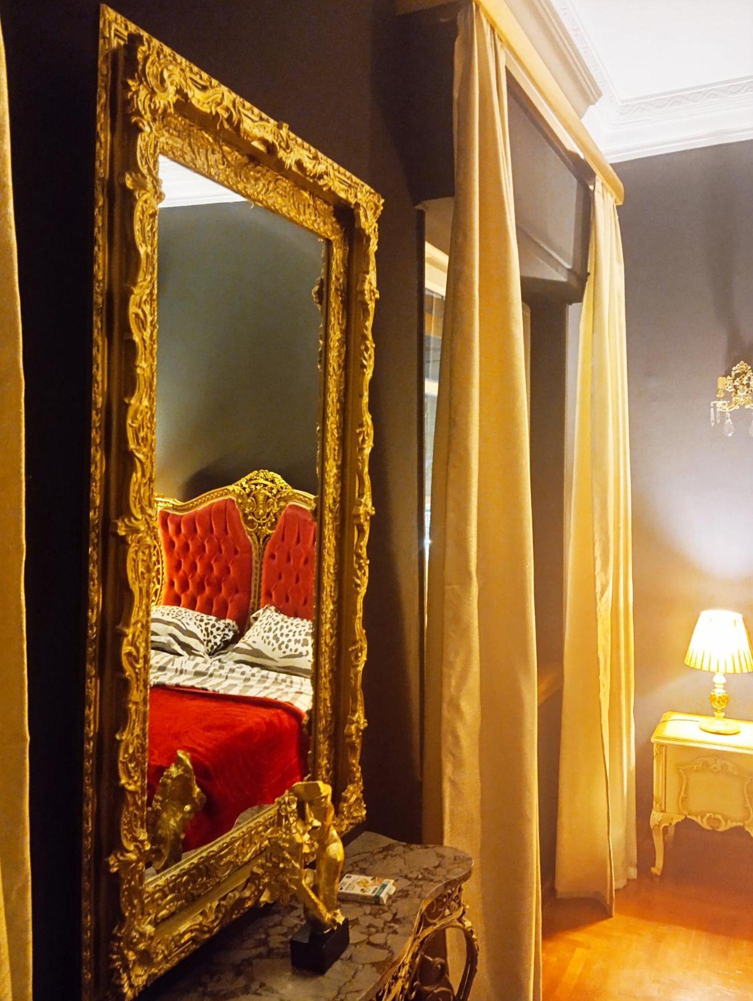 Iris Baroque Apartment Elefszína Kültér fotó
