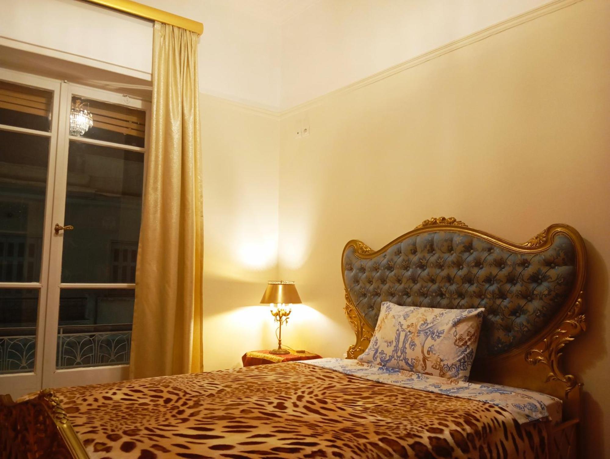 Iris Baroque Apartment Elefszína Kültér fotó