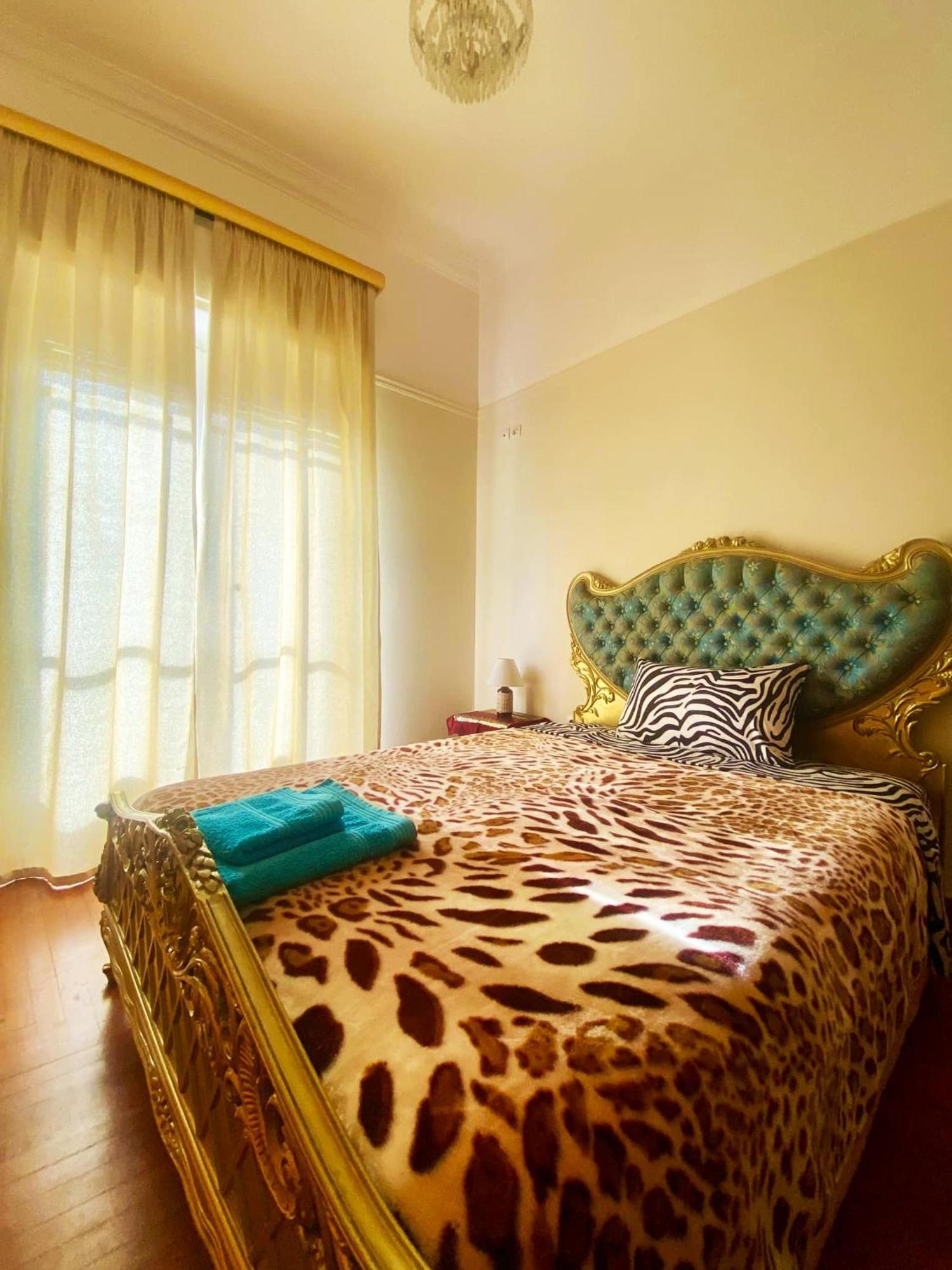Iris Baroque Apartment Elefszína Kültér fotó